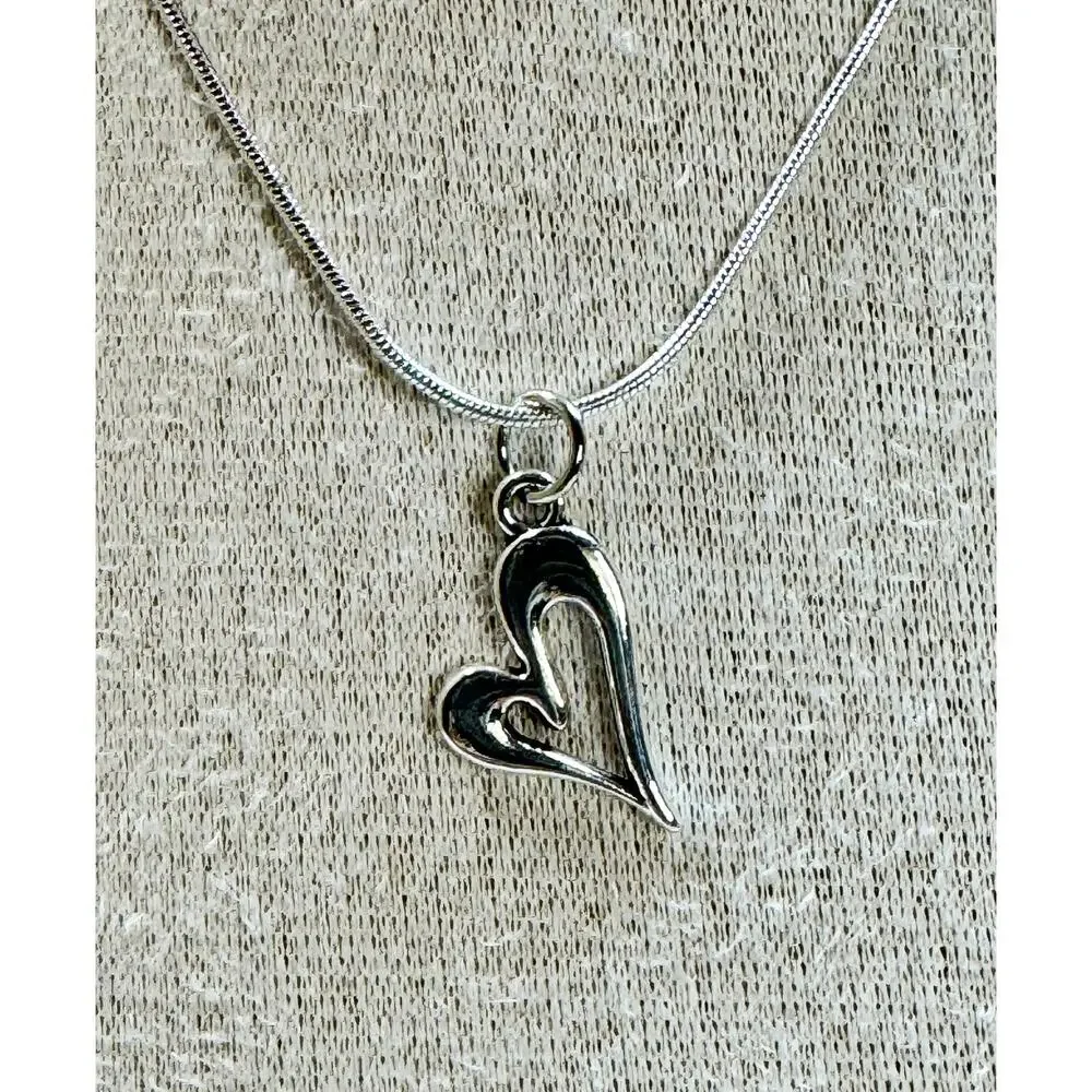 Silver Heart Pendant Necklace 18